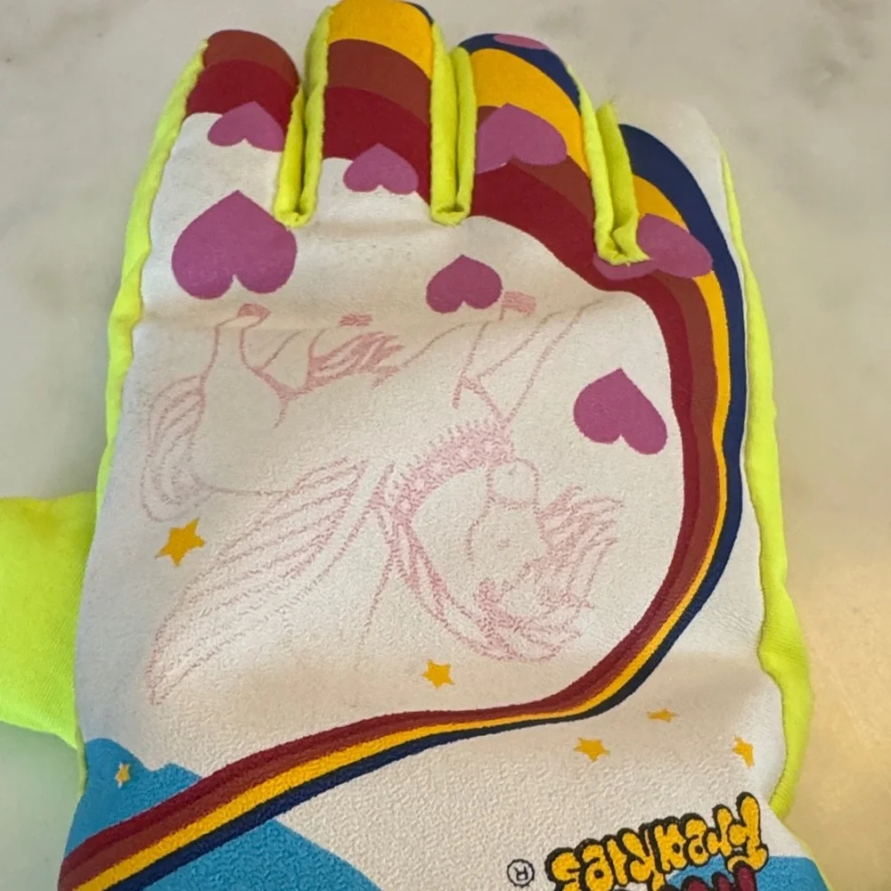 Freaky Freezy‎ vintage Colorful Unicorn Gloves unicorn appears in cold weather